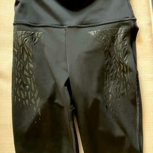 Gymshark woman tights with shiny detail. Small